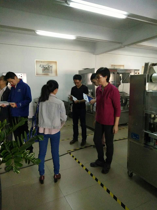 歡迎香港淘化大同公司來(lái)我公司測(cè)試蒜蓉醬生產(chǎn)(圖1)