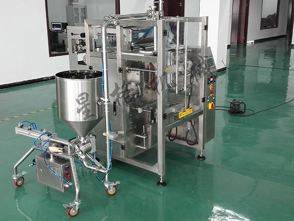 如何選購全自動(dòng)番茄醬料包裝機(jī)(圖1)