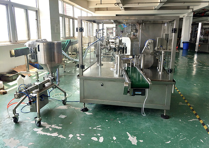 全自動香辣醬拌飯醬包裝機械的存在滿足了市場的需求量(圖2)